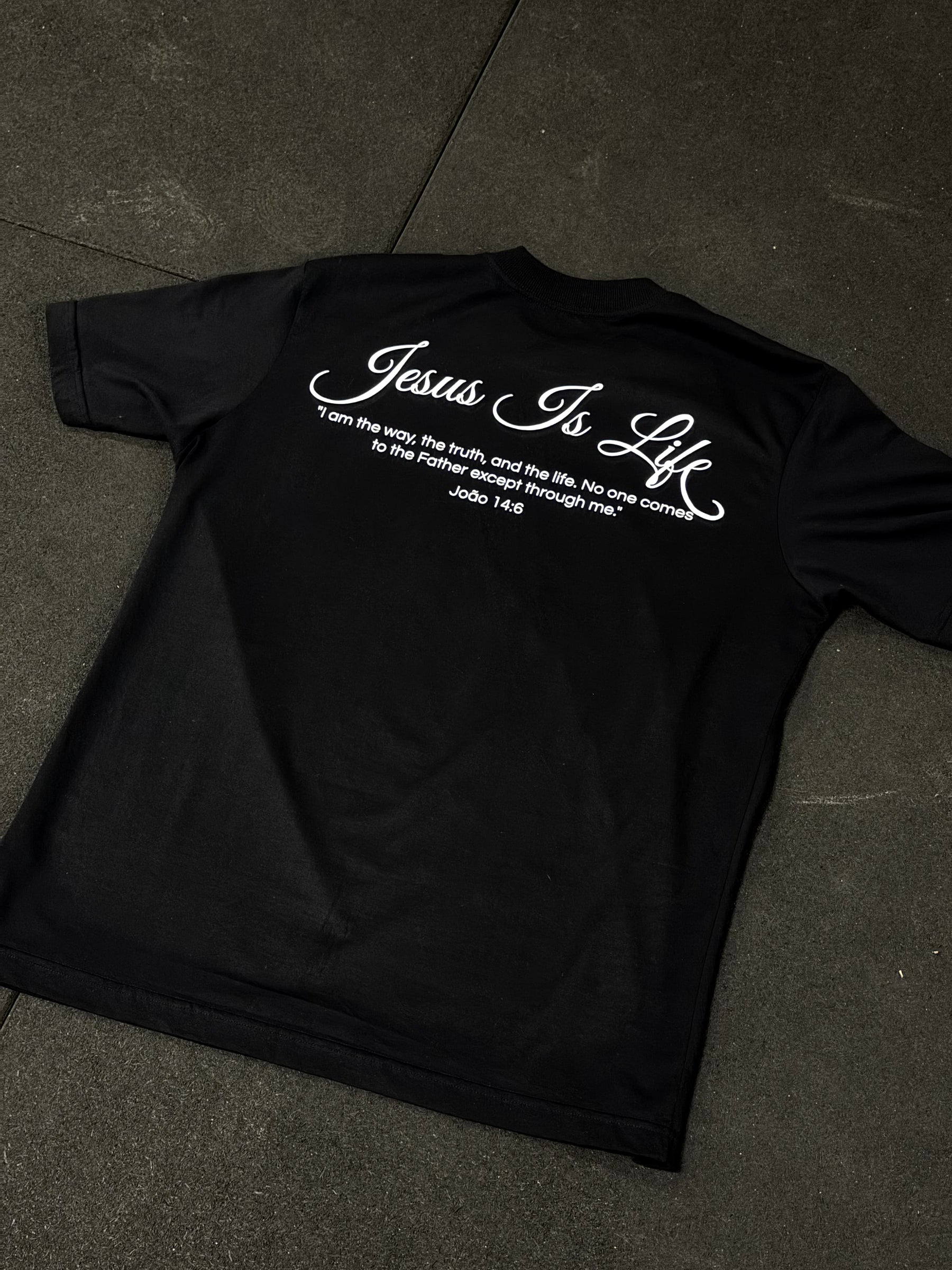 Camiseta Oversized Preta - Jesus Is Life