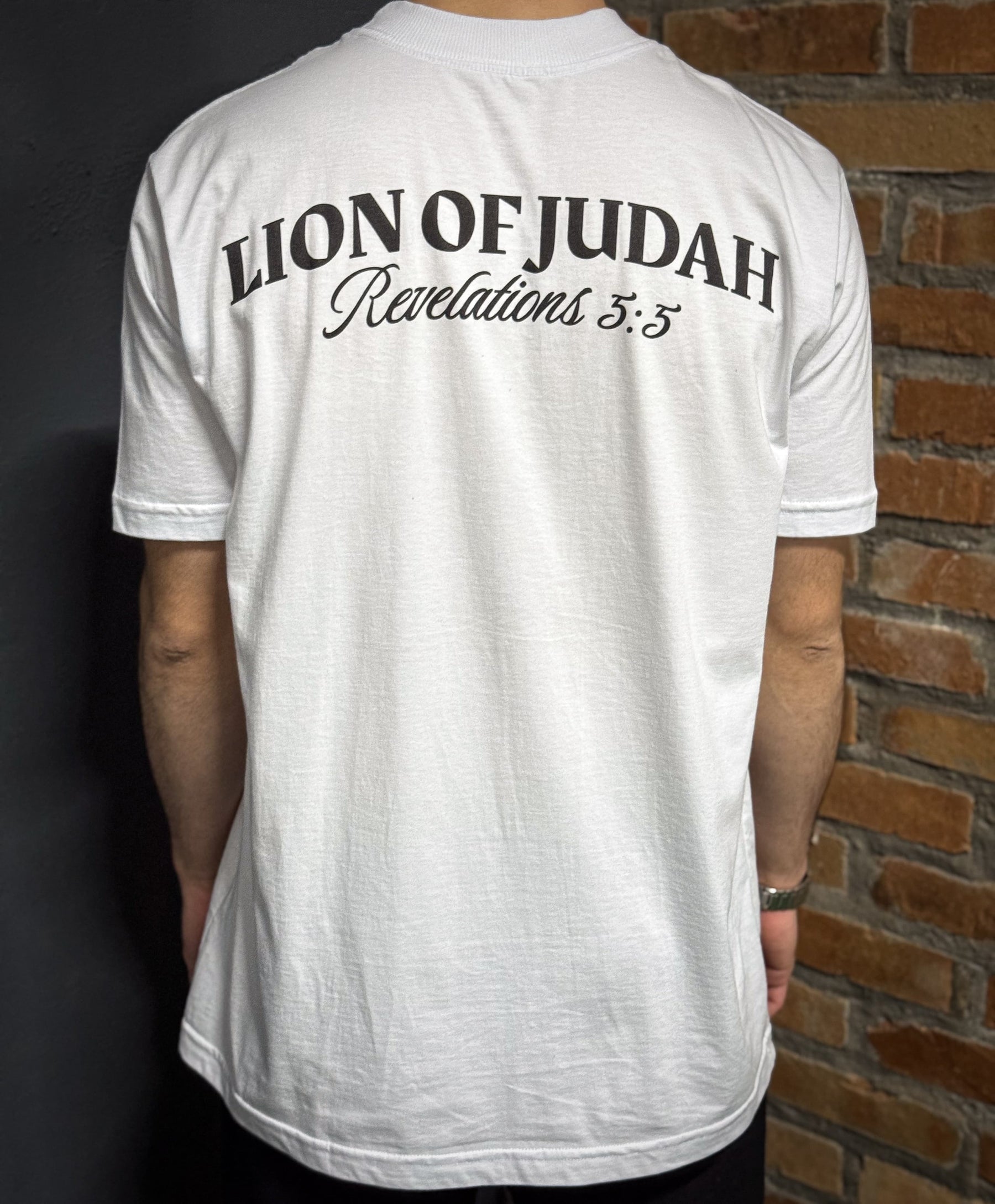 Camiseta Oversized Branca - LION OF JUDAH