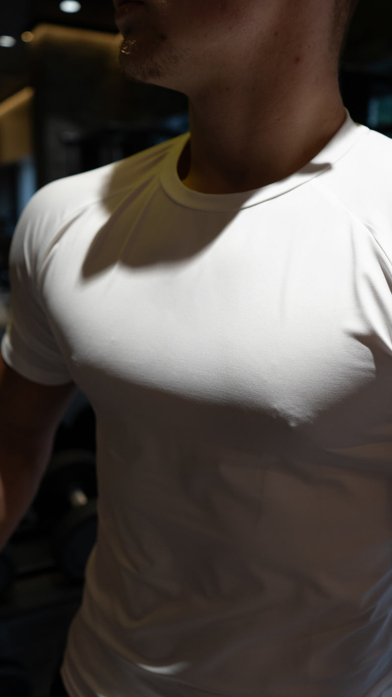 Camiseta de Compressão Branca Básica - R4ZE TREINING