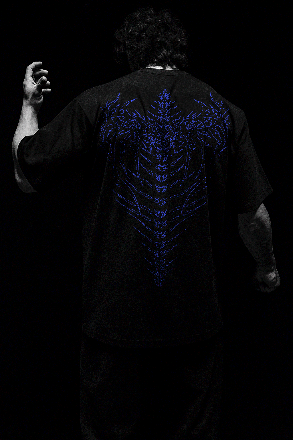 Tombfall Oversized Preto & Azul